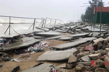 Kè biển Cửa Lò bị sóng đánh 'tả tơi', đổ sập hàng chục mét sau bão