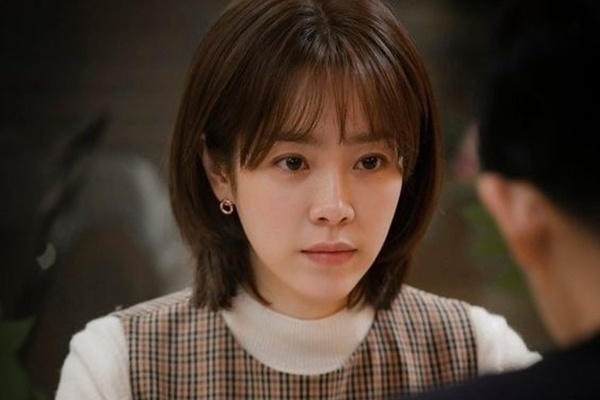 Định 'dằn mặt' vợ cũ của bạn trai tìm tới phá đám cưới nhưng tôi chấn động trước điều cô ấy tiết lộ