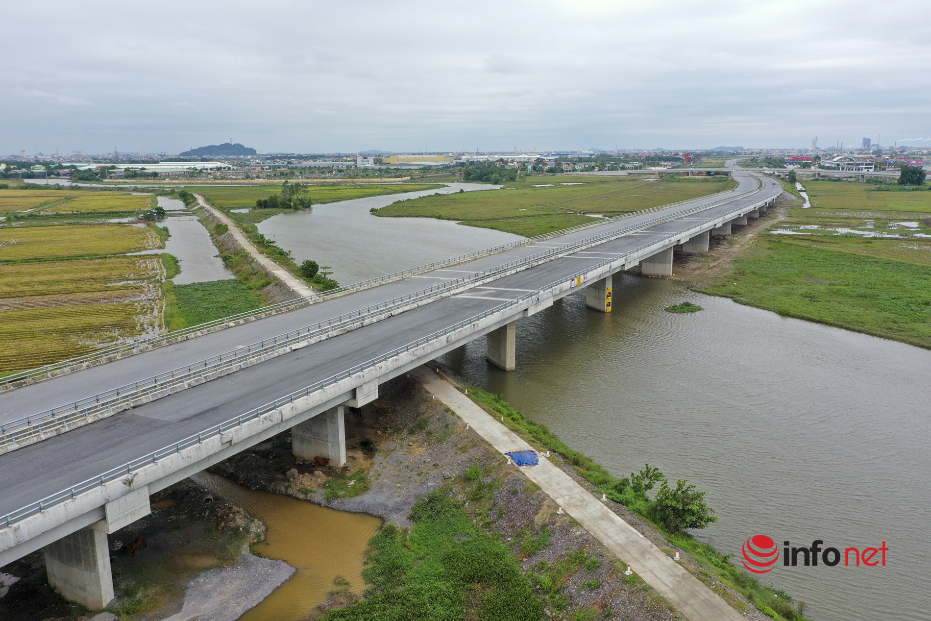Toàn cảnh tuyến cao tốc Bắc - Nam đoạn Cao Bồ - Mai Sơn dự kiến thông xe vào cuối năm nay