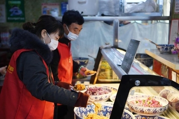 Dân mạng Trung Quốc ra tay cứu nhà hàng ‘số nhọ’ giữa mùa dịch