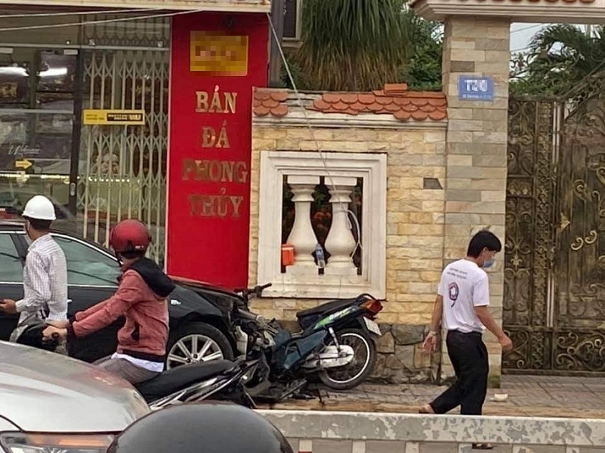Ô tô mất lái húc văng 6 xe máy ở Vũng Tàu, dân mạng thảng thốt nhìn hiện trường
