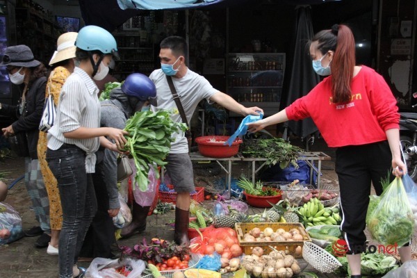 TP Buôn Ma Thuột siết chặt để chống dịch Covid-19, người dân muốn đi chợ, siêu thị cần giấy tờ gì?