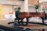 Chiến sĩ chơi piano trong BV Quân y 175 'đánh cắp' trái tim các cô gái