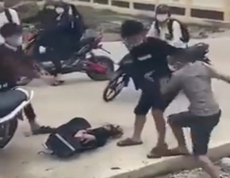 Nam sinh ở Quảng Bình bị hành hung ngay trước cổng trường