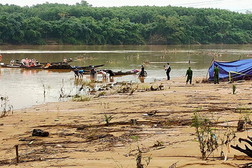 Tìm thấy thi thể giám đốc trong vụ tàu chở đoàn cán bộ Sở GTVT Quảng Trị gặp nạn trên sông