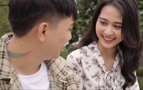 Soi nhan sắc và profile bạn gái 18 tuổi Hoài Lâm vừa công khai 