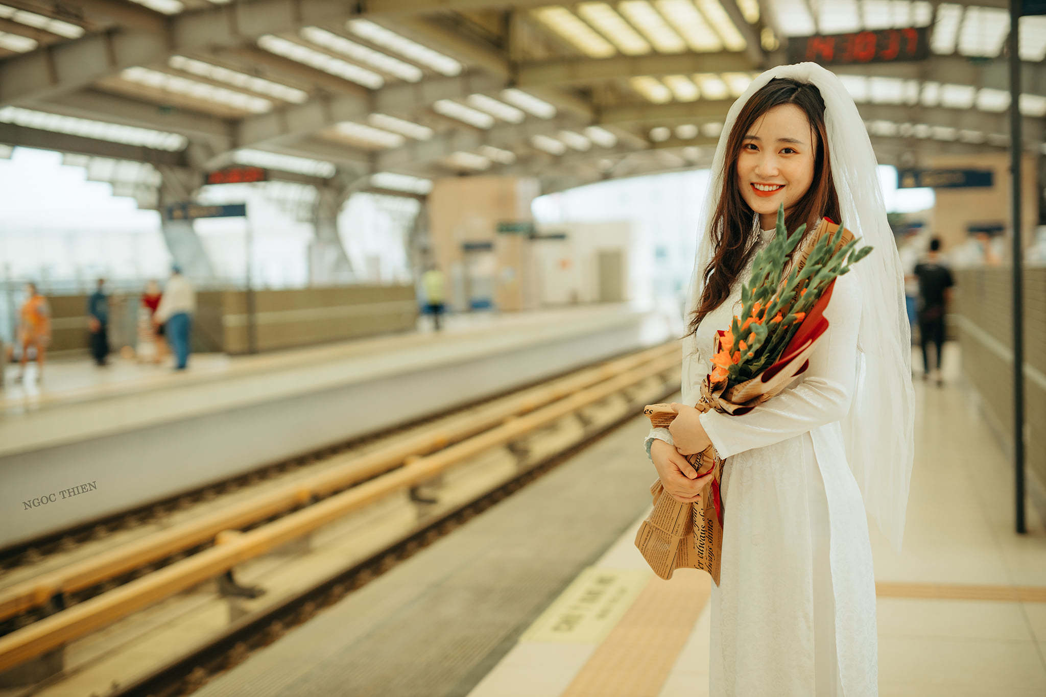 Bộ ảnh cưới tại đường sắt Cát Linh - Hà Đông của cặp đôi Thái Bình 'gây bão' mạng xã hội