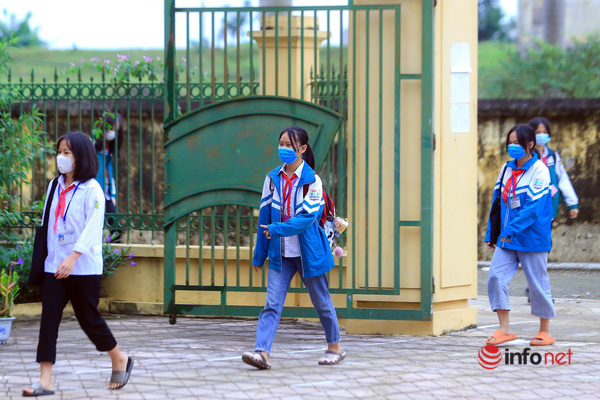 Sáng nay gần 4.000 học sinh huyện Ba Vì quay lại trường