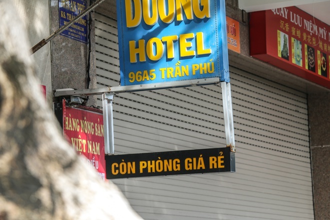 Khách sạn ở Nha Trang vẫn đóng cửa, rao bán