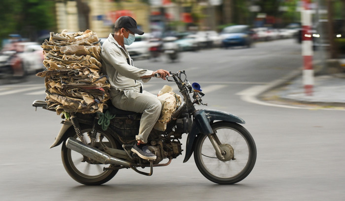 Hà Nội hỗ trợ người dân 4 triệu đồng đổi xe máy cũ: Những ai được đổi?
