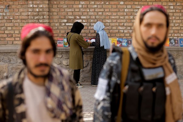 phụ nữ,Afghanistan,Taliban,tài khoản ngân hàng