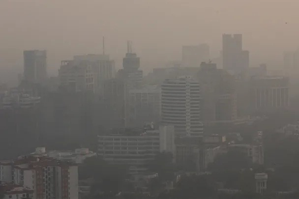 Cận cảnh New Delhi bị bao phủ bởi làn khói độc hại
