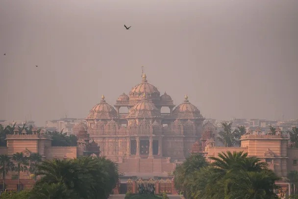 Cận cảnh New Delhi bị bao phủ bởi làn khói độc hại