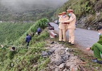 Ô tô lao xuống đèo Mã Pì Lèng ở Hà Giang, 3 người chết