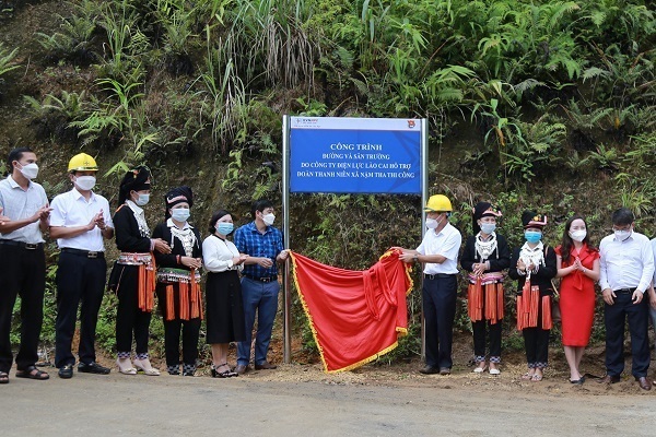 Điện lực Lào Cai hỗ trợ vùng sâu xây dựng nông thôn mới