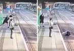 Gã đàn ông vô cớ đẩy người đi bộ ngã lộn nhào xuống đường ray tàu hỏa