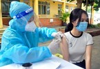 Hơn 20 học sinh lớp 8, 9 ở Quảng Ninh gặp phản ứng 'lạ' sau tiêm vắc xin 'do tâm lý dây chuyền'