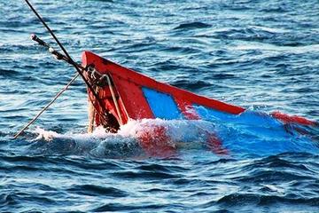 Tàu cá Nghệ An bị chìm, 5 thuyền viên đang mất tích