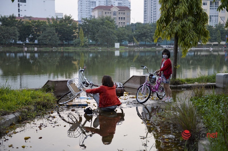 Hà Nội: Công viên gần nghìn tỷ nhếch nhác, lầy lội khó tin