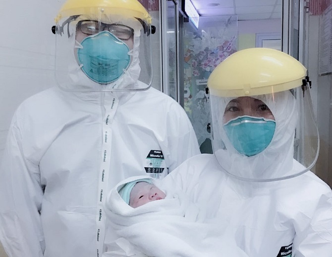 Bệnh viện đa khoa Đức Giang đỡ đẻ thành công cho sản phụ sinh con lần 3 bị nhiễm Covid-19