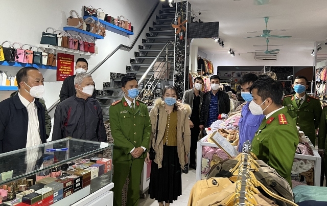 Vụ bạo hành cô gái trong shop quần áo ở Thanh Hóa: Khởi tố vợ chồng chủ shop