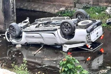 Thông tin mới nhất vụ xe bán tải lật ngửa khiến 4 người thương vong ở Nghệ An