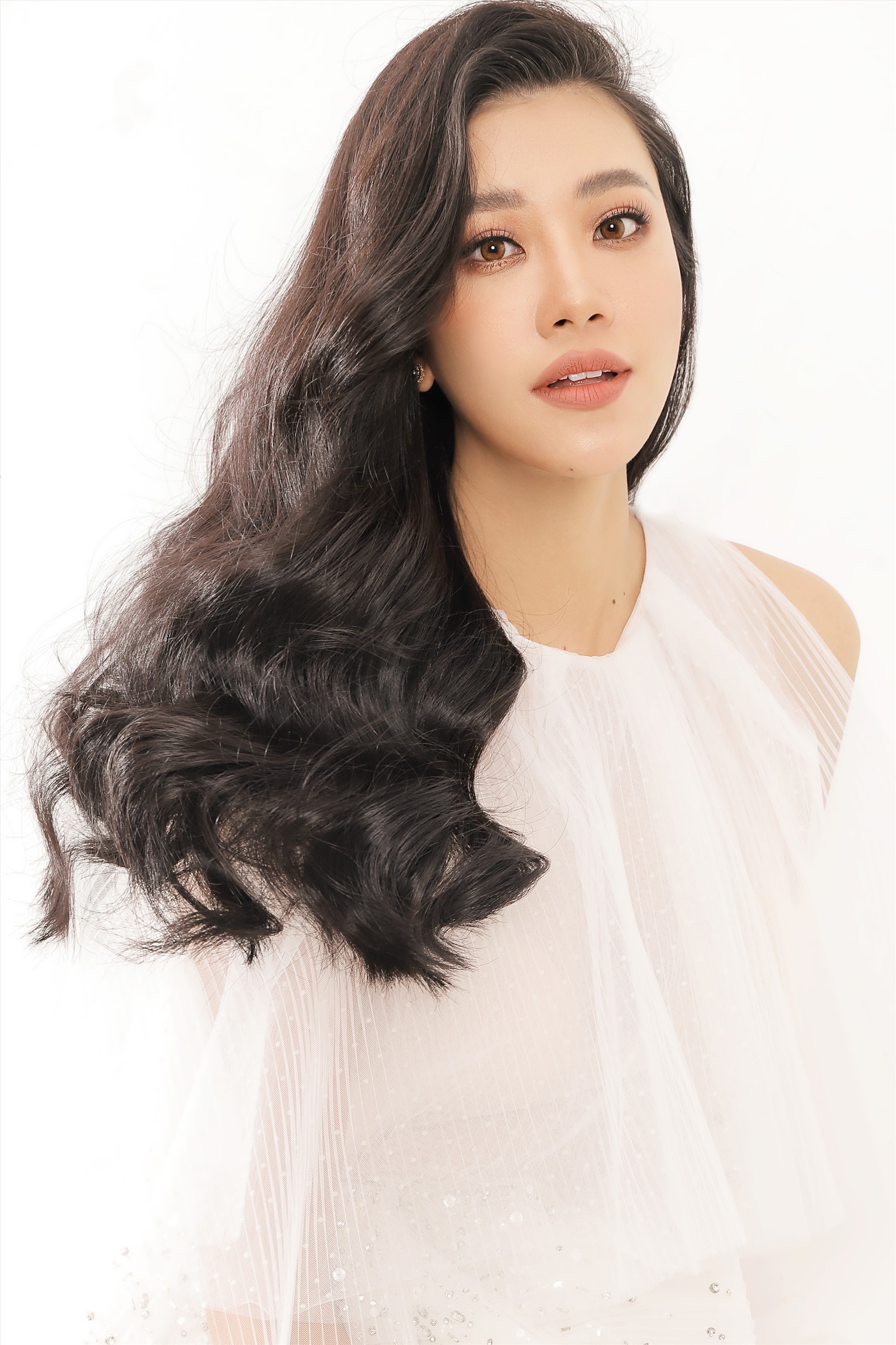 Kim Duyên và hành trình từ cô gái gốc thuần nông đến Top 16 Miss Universe 2021