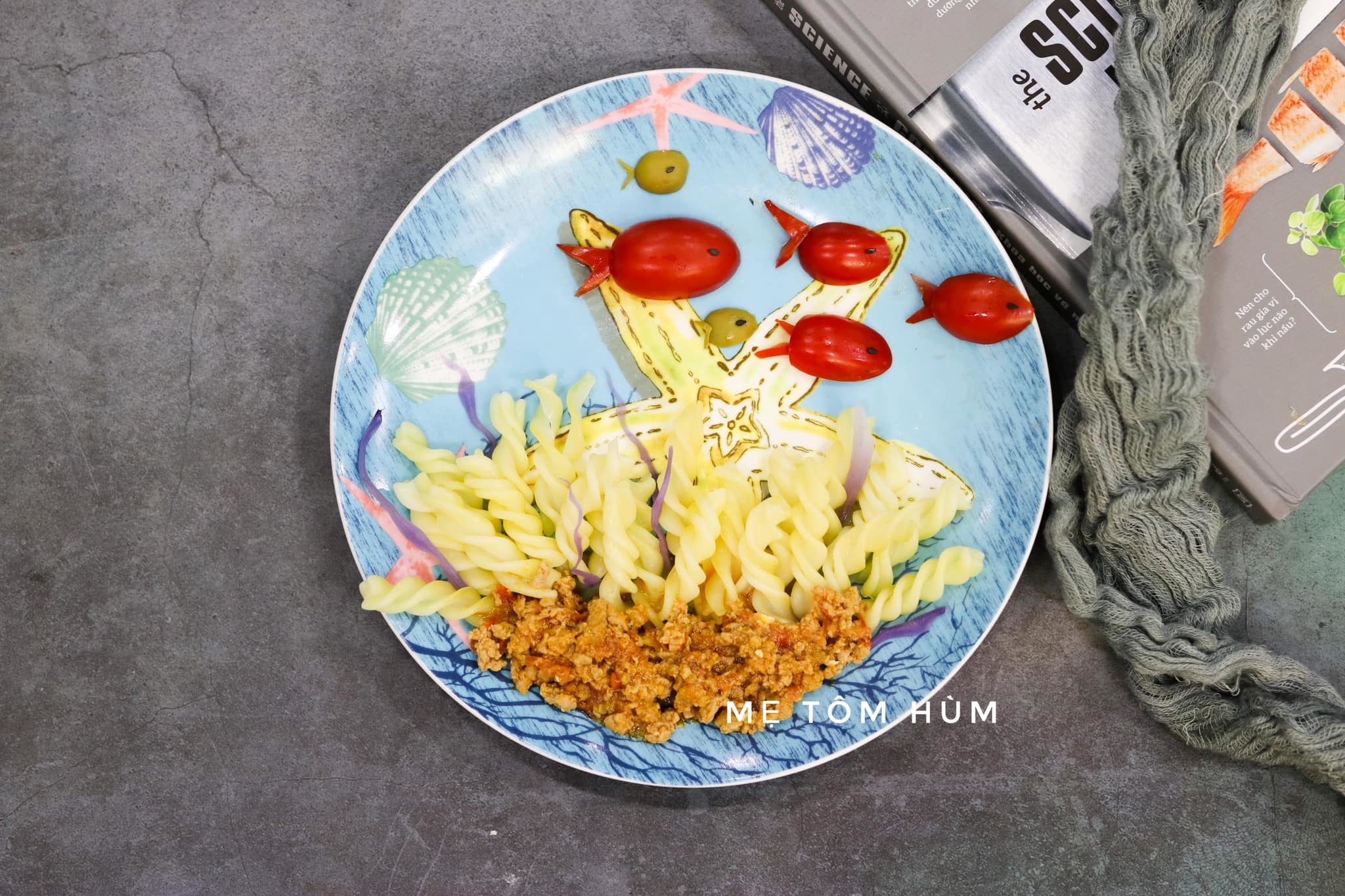 Mẹ đơn thân Hà Nội tạo hình bữa ăn cho con đẹp như tranh vẽ