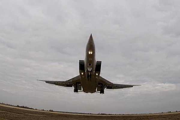 Nga điều oanh tạc cơ hạt nhân Tu-22M3 'phát tín hiệu' cảnh báo NATO