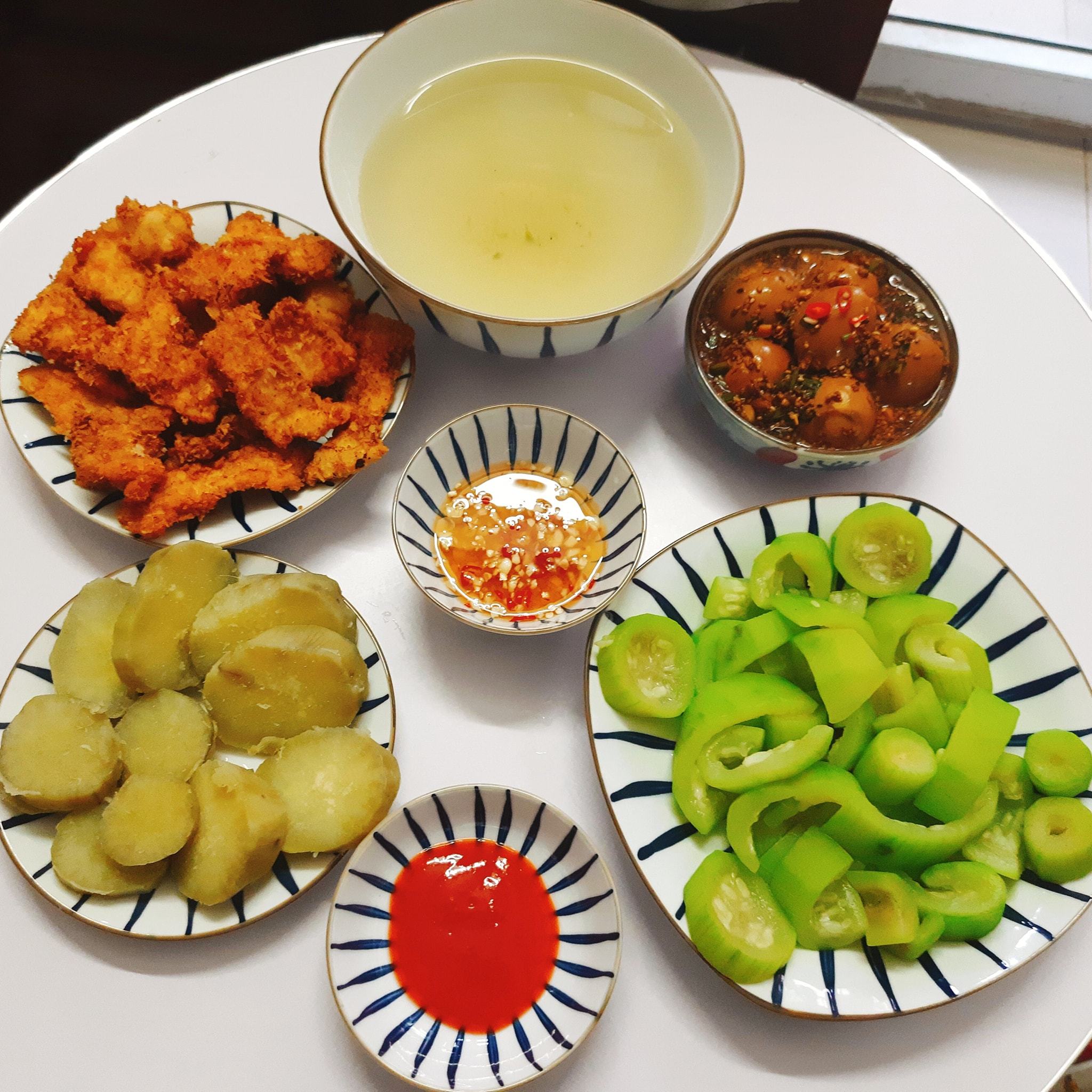 Những thực đơn cơm nhà đơn giản hội tụ hương- sắc - vị của bà mẹ trẻ ở Thanh Hóa