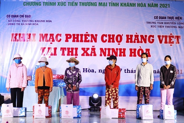 hàng Việt