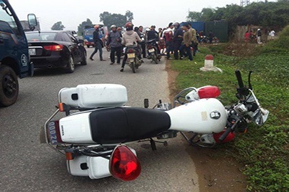 Trung tá cảnh sát hy sinh sau khi bị thanh niên chạy xe máy tông