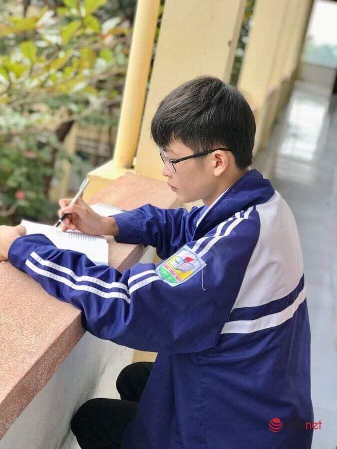 Gặp gỡ nam sinh 'siêu nhân' giành 2 giải Nhất, 1 giải Nhì kỳ thi HSG tỉnh Nghệ An