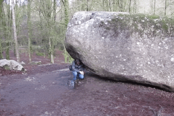 Giải mã bí ẩn hòn đá khổng lồ nặng 137 tấn ai cũng có thể di chuyển