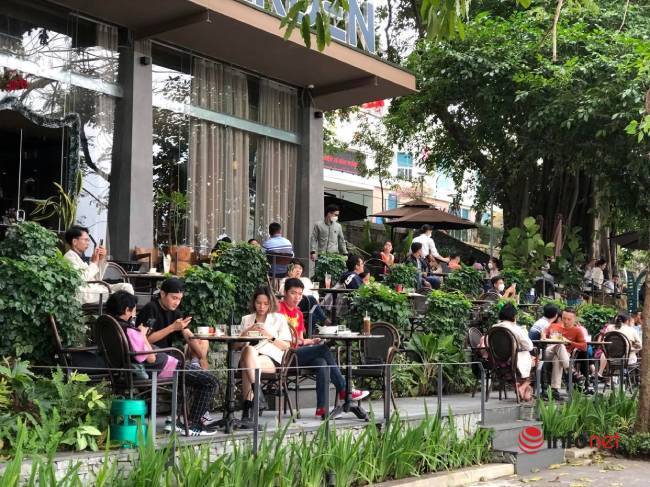 Đà Nẵng: Người dân dạo phố, 'check in' ngày đầu năm