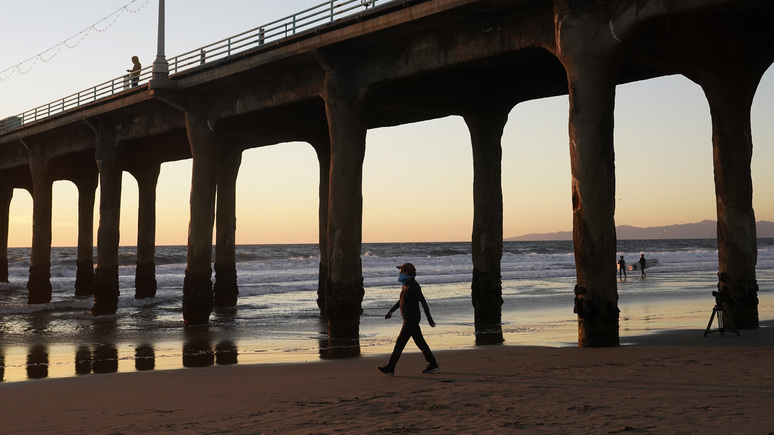 Bãi biển Los Angeles đóng cửa vì sự cố tràn nước thải lớn nhất trong lịch sử