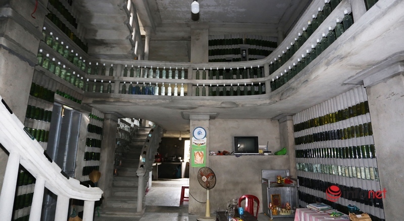 Ngôi nhà 2 tầng xây bằng hàng chục nghìn vỏ chai thủy tinh có 1-0-2 ở Hội An