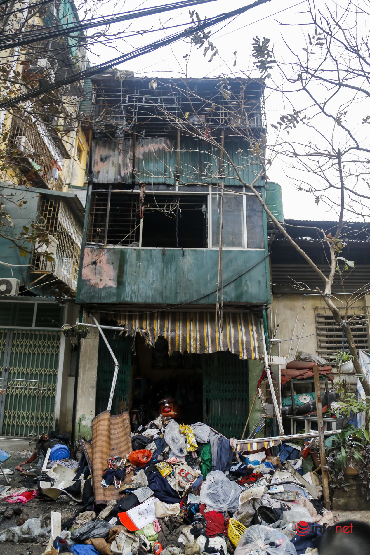 'Người hùng' kể lại giây phút cứu sống bé gái trong ngôi nhà cháy dữ dội ở Hà Nội