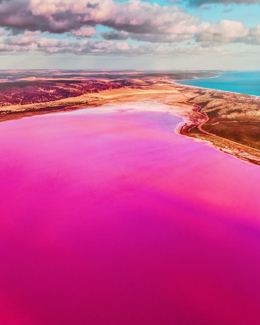 Hồ nước màu hồng kỳ diệu ở Australia
