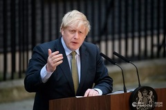 Lộ video Thủ tướng Anh Johnson nhảy múa gây nhiều tranh cãi