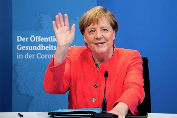 Bà Merkel bất ngờ nhận được lời mời cho công việc mới