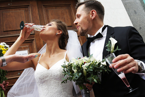 Quy định cấm cười to, say xỉn và đi giày bẩn trong đám cưới ở Nga