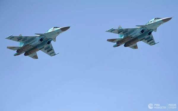Những điều chưa từng tiết lộ về ‘thú mỏ vịt’ Su-34
