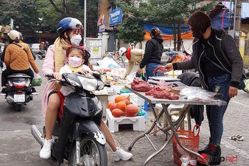 Giải bài toán mất an toàn thực phẩm tại chợ truyền thống ở Hà Nội