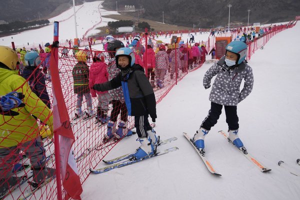 Thể thao mùa Đông bùng nổ ở Trung Quốc bất chấp trời không có tuyết