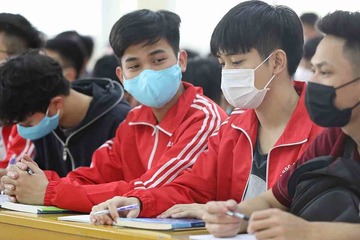Sinh viên Hà Nội hân hoan khi chính thức quay lại giảng đường