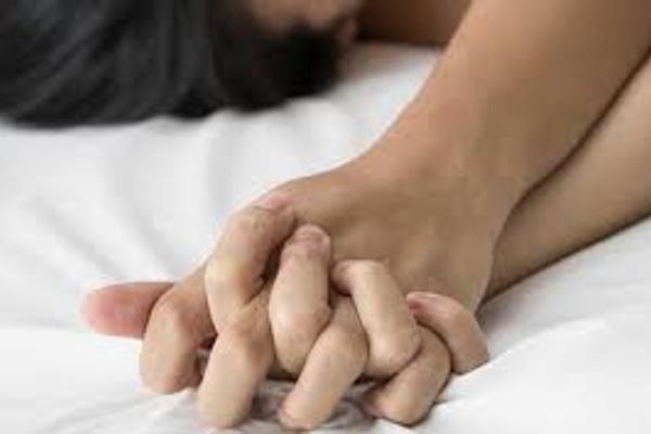 Ân ái với vợ trẻ, U70 phải nhập viện cấp cứu vì gãy 'cậu nhỏ'