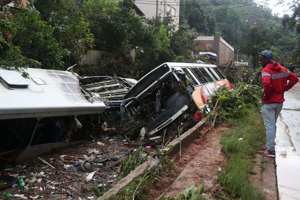 Hiện trường 'như có chiến tranh' sau thảm họa mưa lớn khiến gần 100 người chết ở Brazil