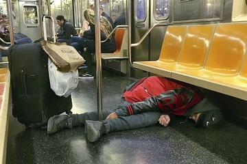New York dẹp người vô gia cư ở nhà ga tàu điện ngầm sau vụ tấn công người gốc Á tử vong