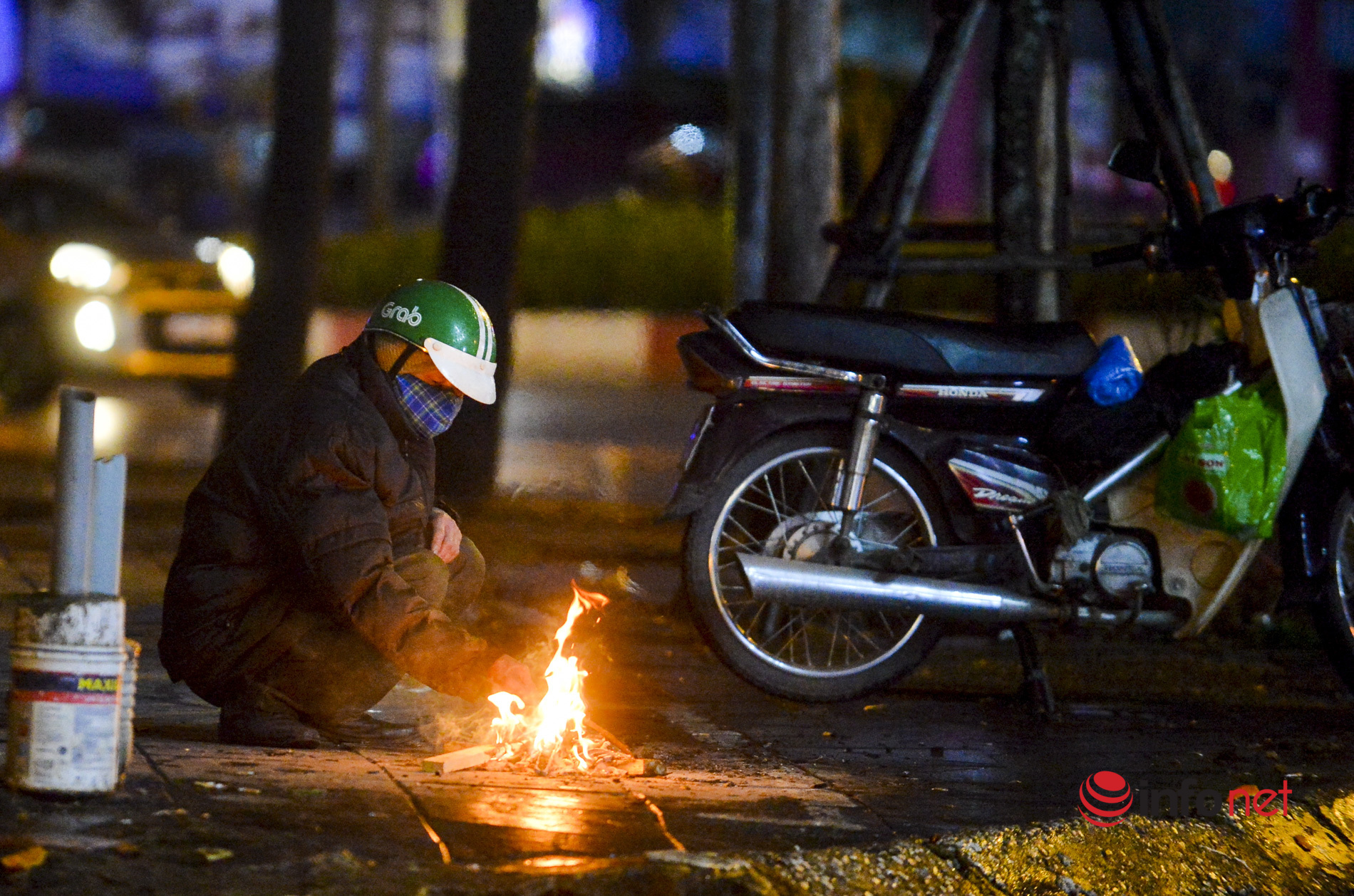 Hà Nội: Người lao động chật vật mưu sinh giữa những ngày giá rét kỷ lục